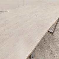 Freya light pine table, wood grain surface close-up
